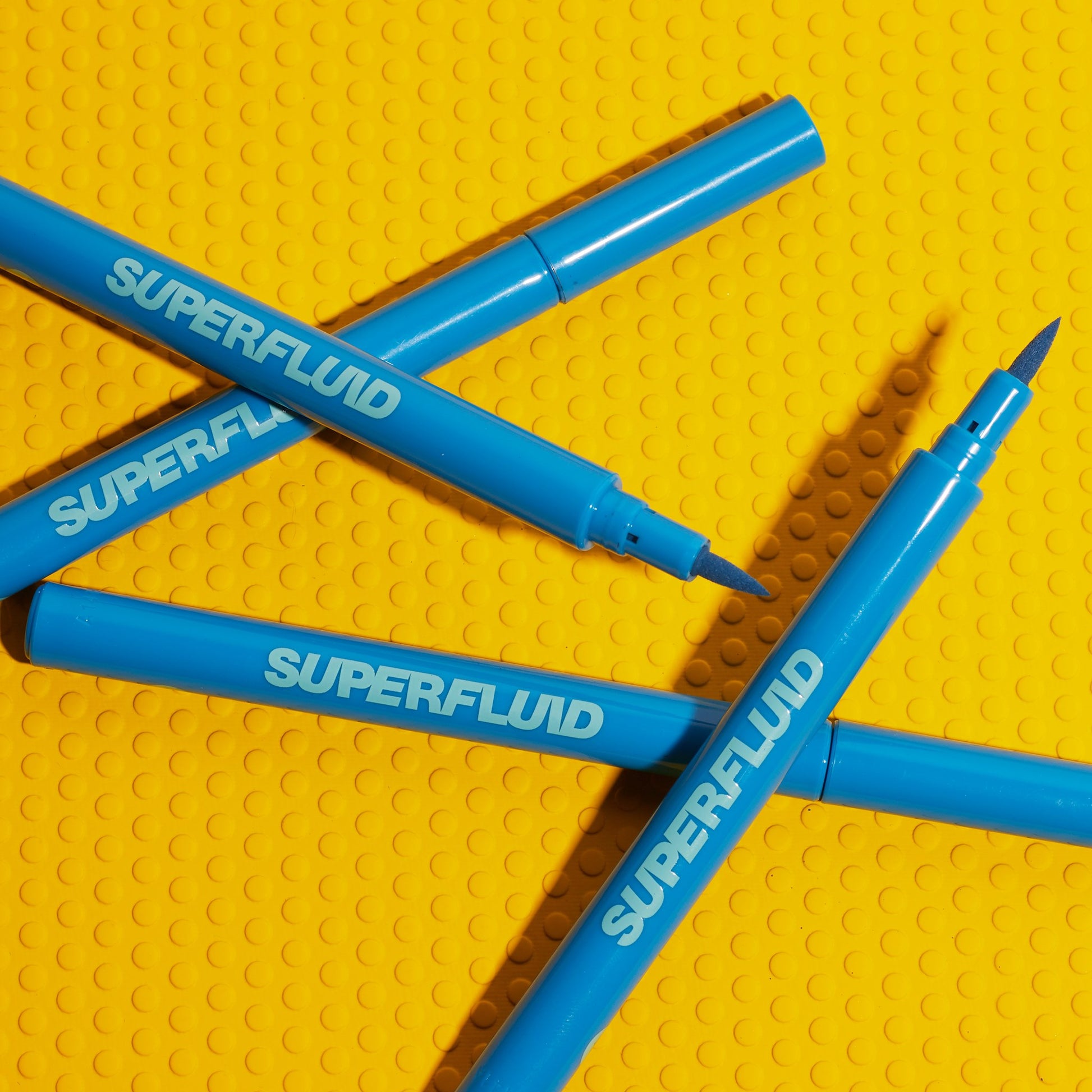 Outli(n)er - Eyeliner - Superfluid